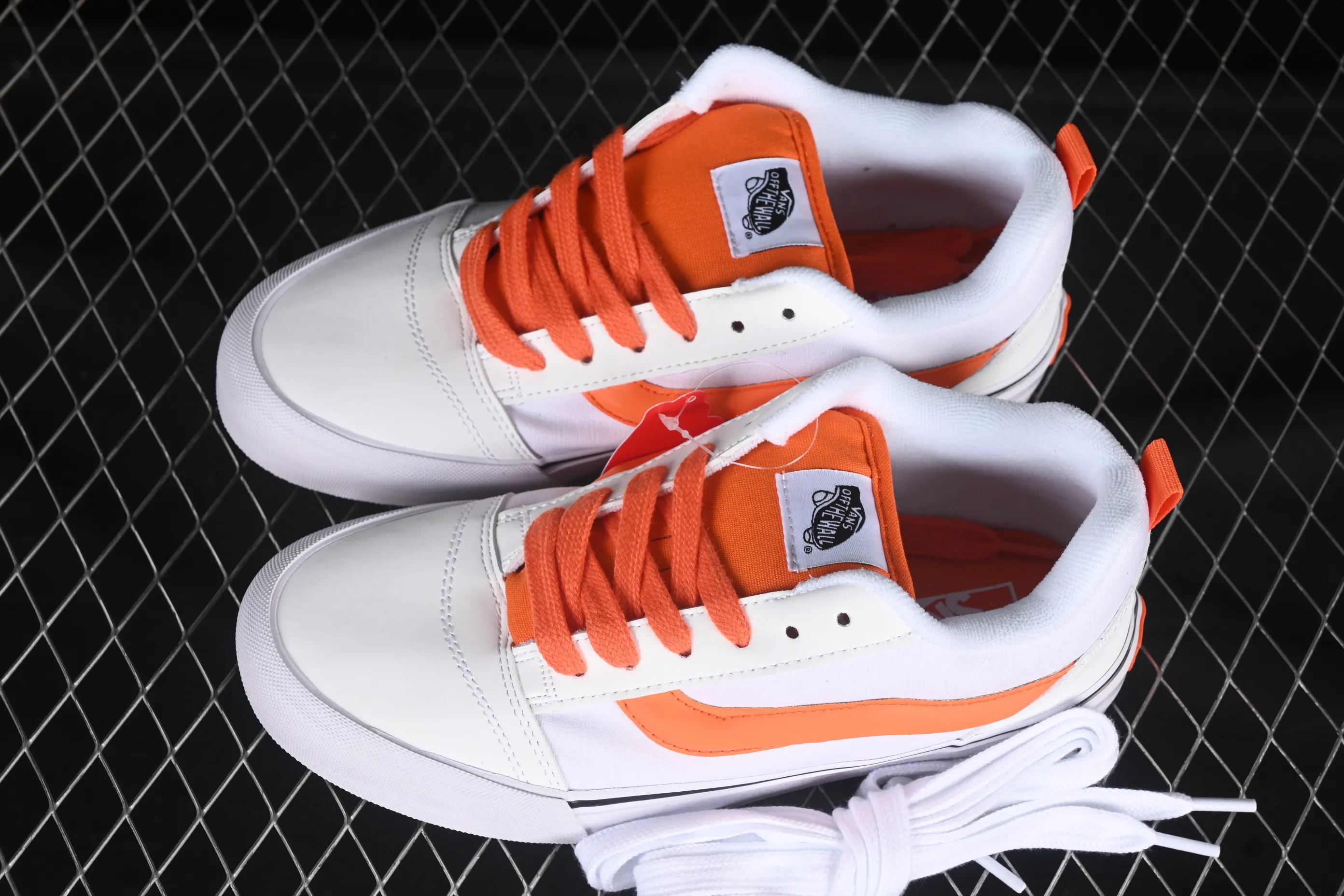 All categories Vans Vans series Vans Low Vans low-top Vans Knu Skool Vans low-top retro casual fat bread shoes VN0009QCB20